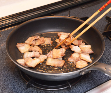 アミエビは豚肉