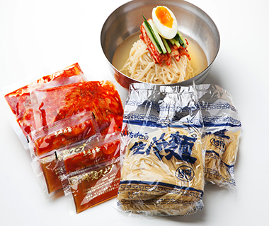 冷麺２食とスープが付いたお得セット
