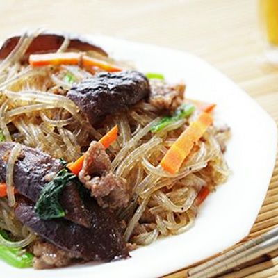 春雨料理（タンミョンの調理例）